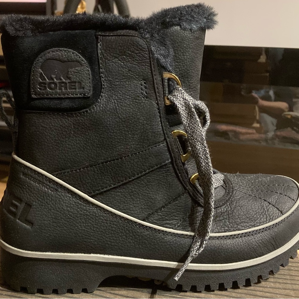 NWT in original box Sorel TIVOLI II Premium Black Women’s Winter Boots Size 9.5